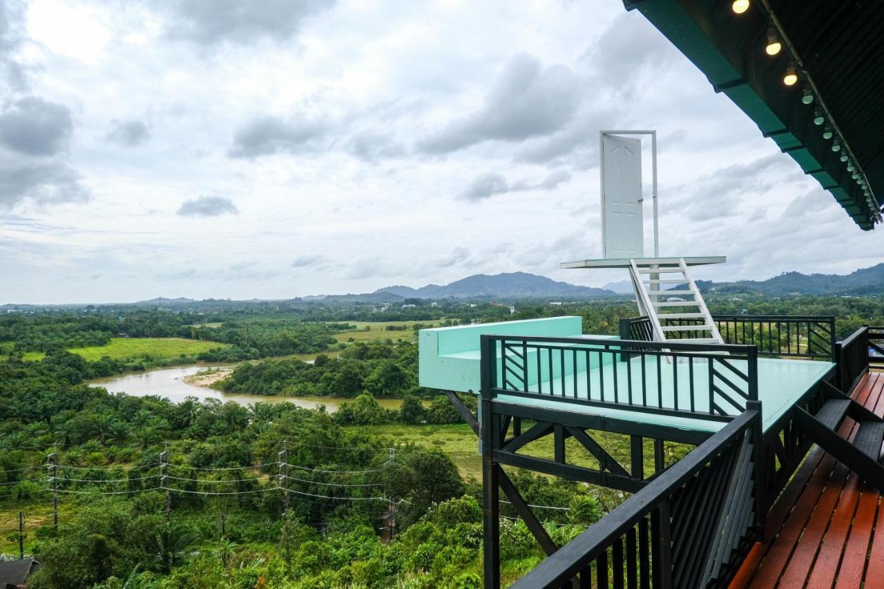 Bangmara Hill Hotel Takuapa Buitenkant foto